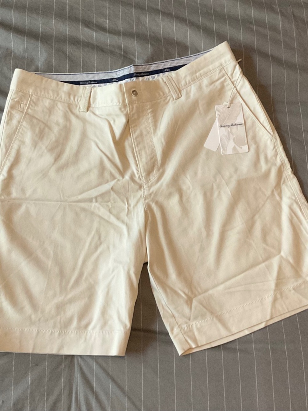 NWT Tommy Bahama cream color men’s shorts, 36.